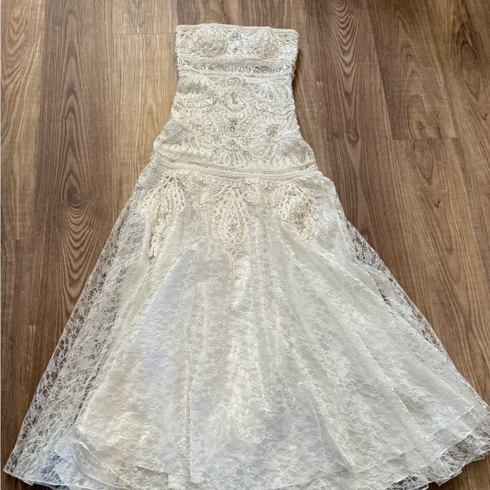 Sue Wong Strapless Lace Dress in Cream